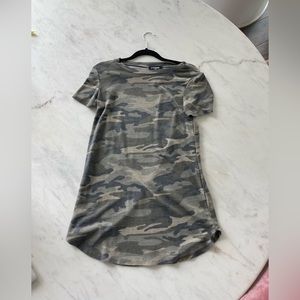 Comme camo dress size small